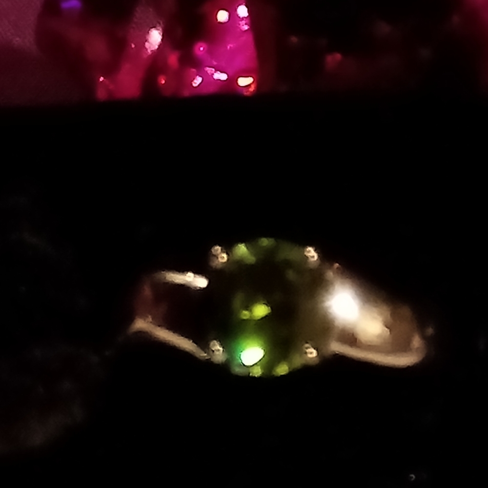 Beautiful  peridot silver ring